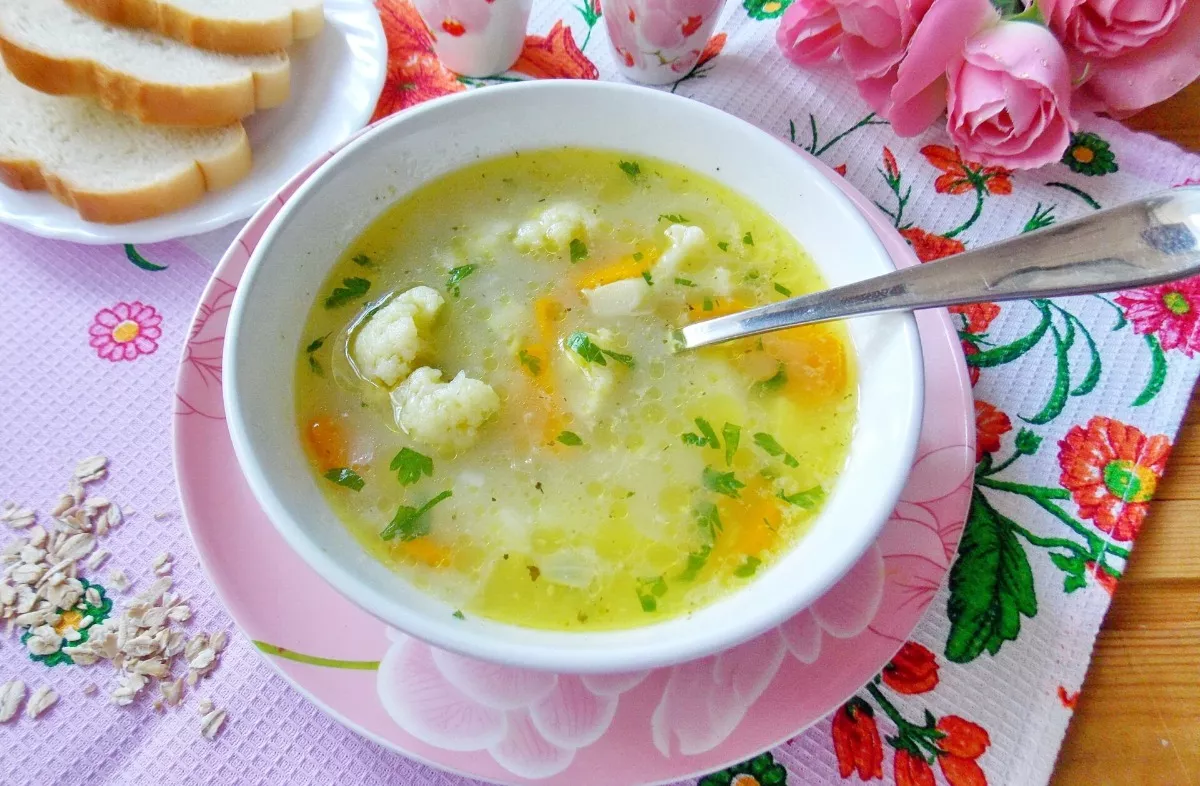 Oatmeal soup with cauliflower