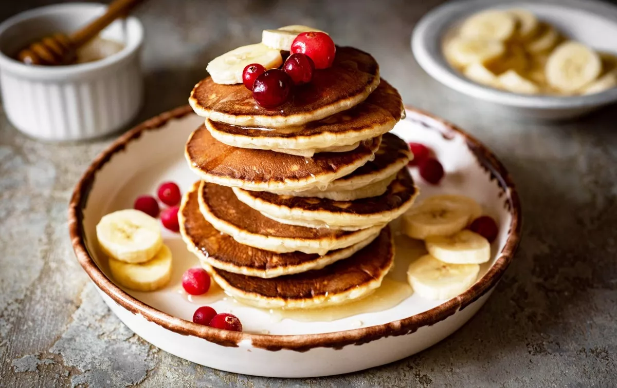 Pancakes with cream