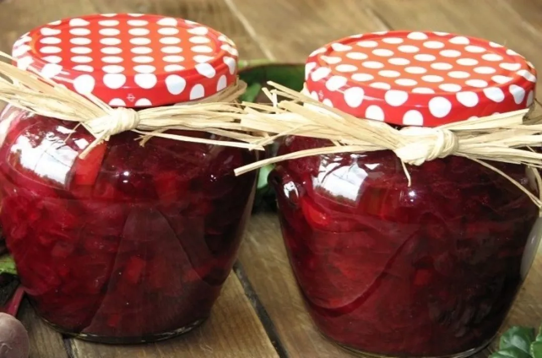 Beetroot and bell pepper salad for the winter