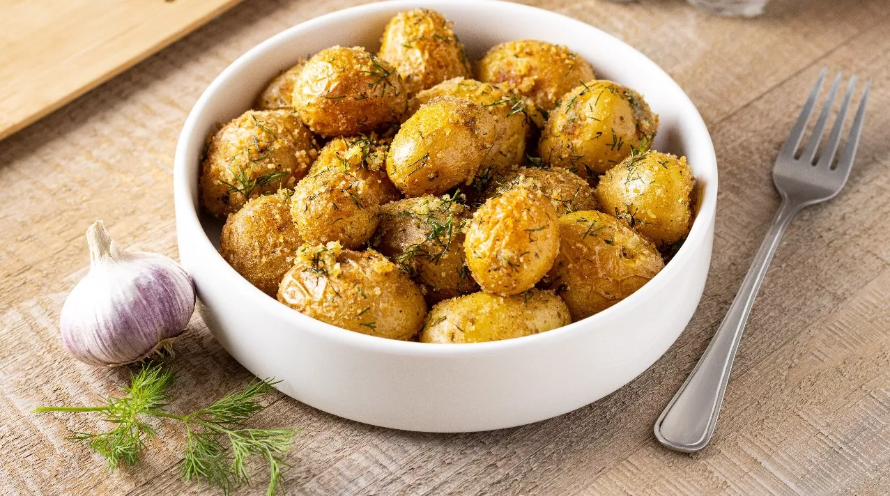 Garlic potatoes in the oven