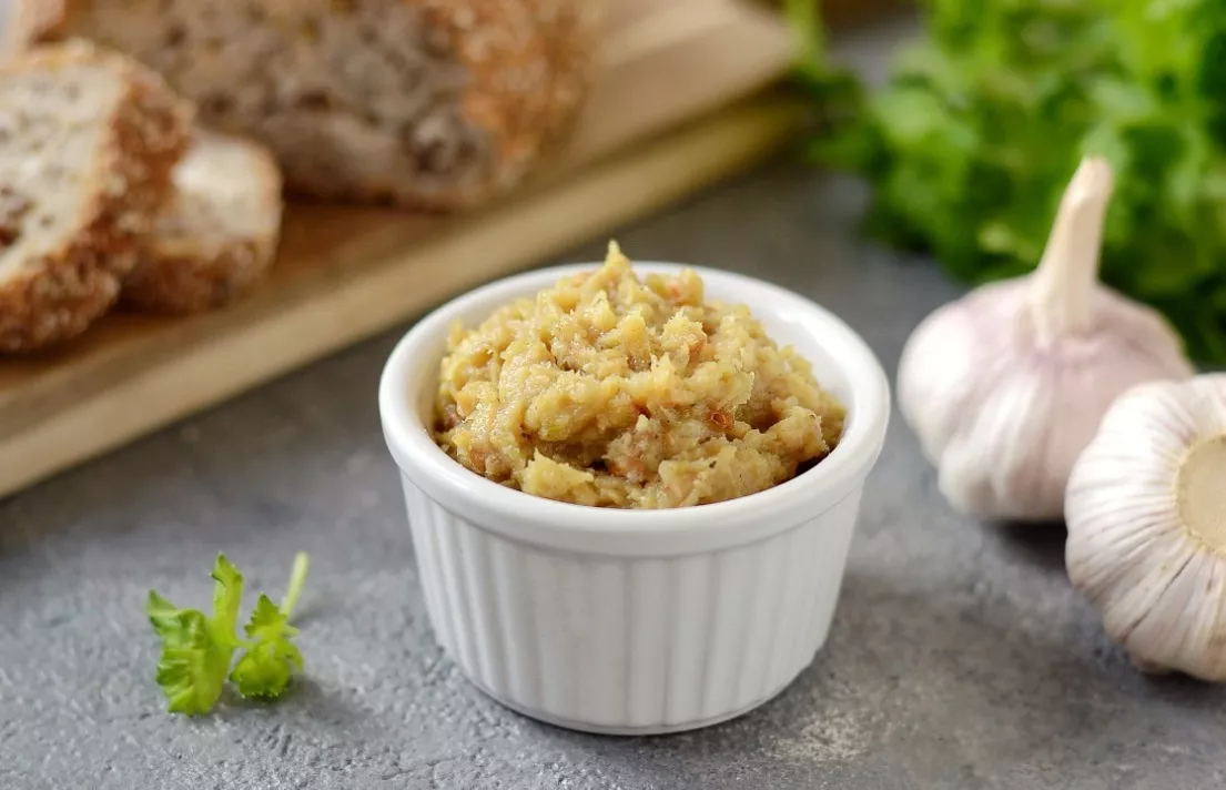 Garlic pate