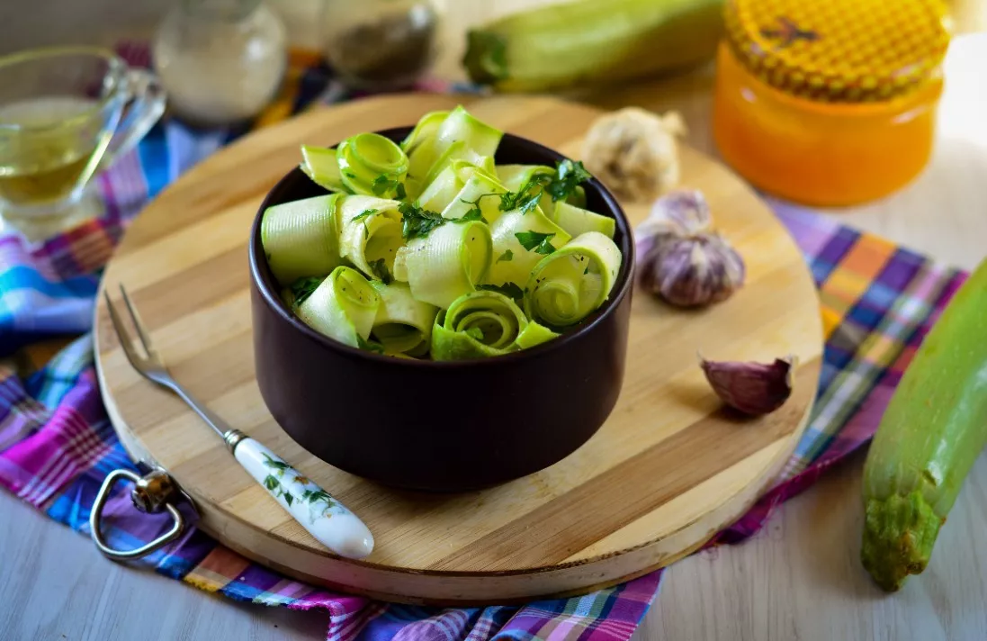 Zucchini marinated with honey