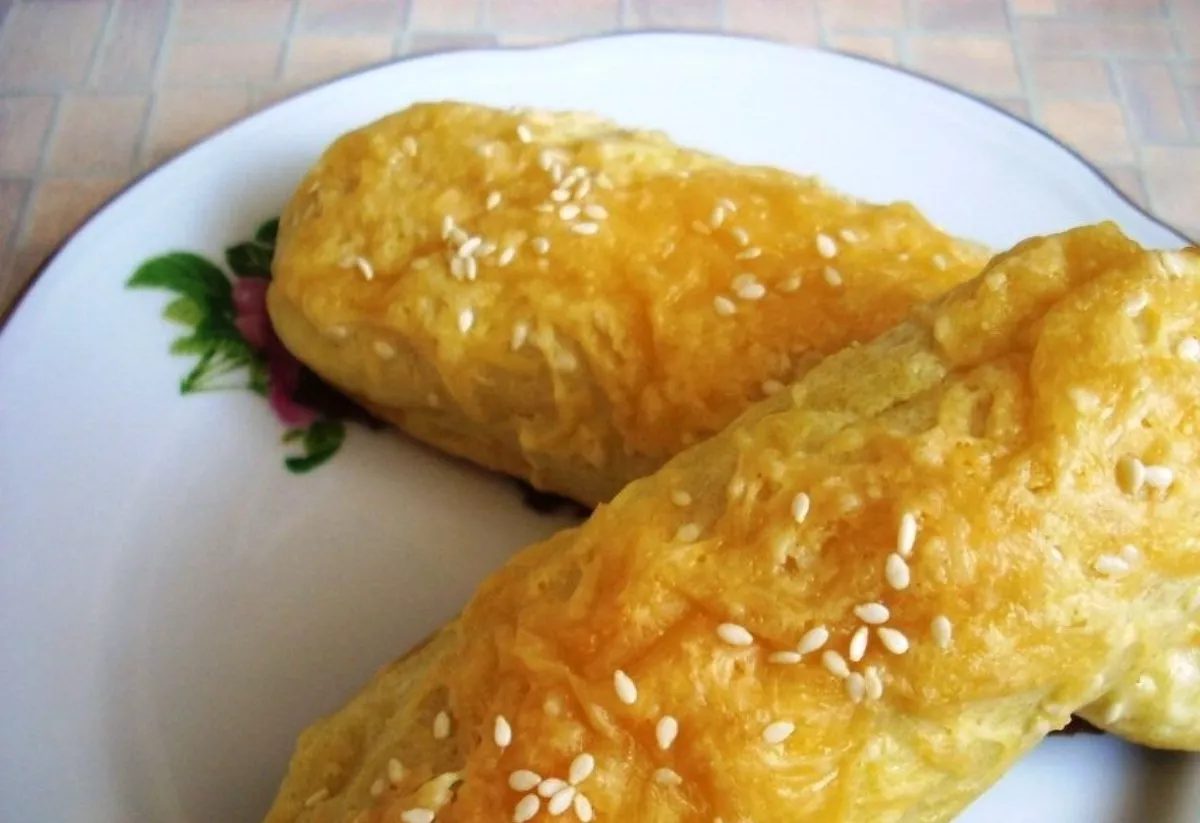 Sausages in yeast-free dough in the oven
