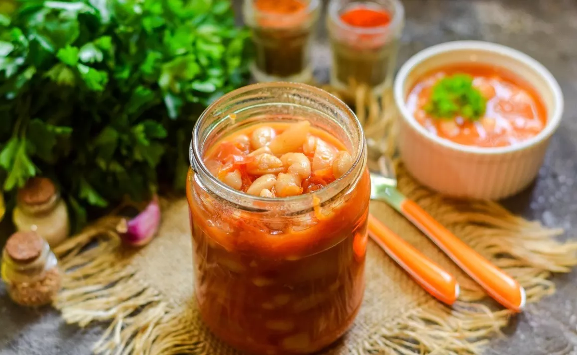 Greek appetizer with beans for the winter