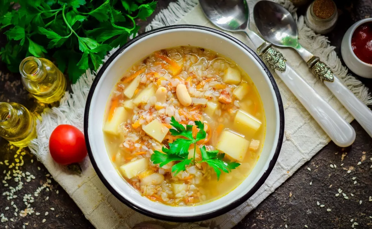 Buckwheat soup with beans