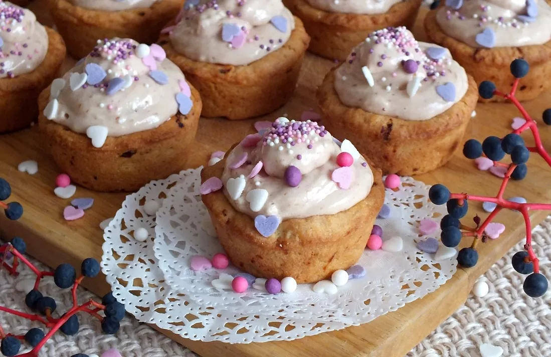 Cupcakes with filling and marshmallow cream