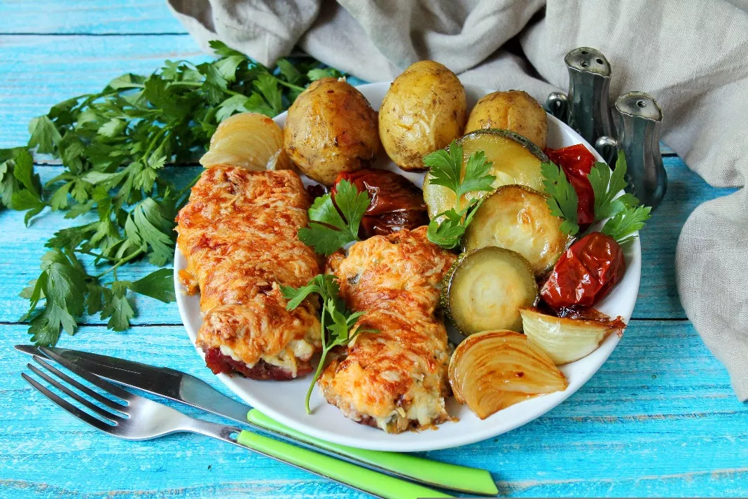 Pork under the hat, baked with vegetables