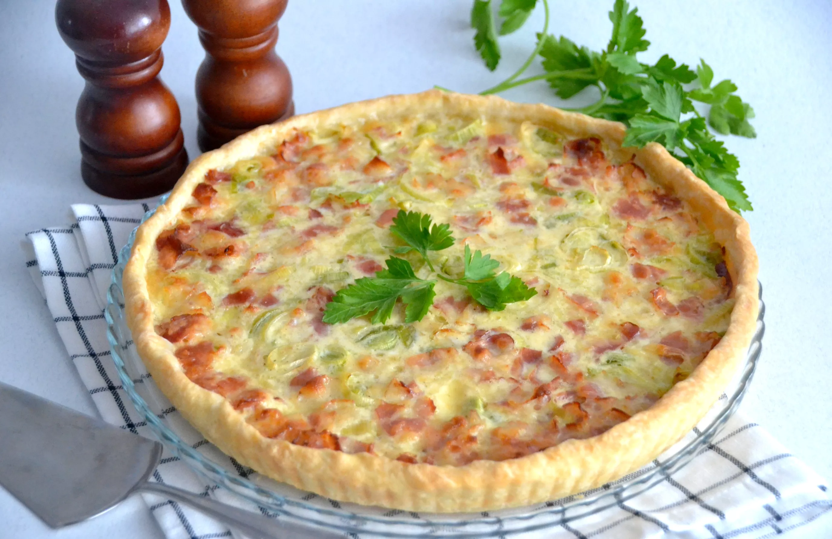 Quiche with leeks and bacon