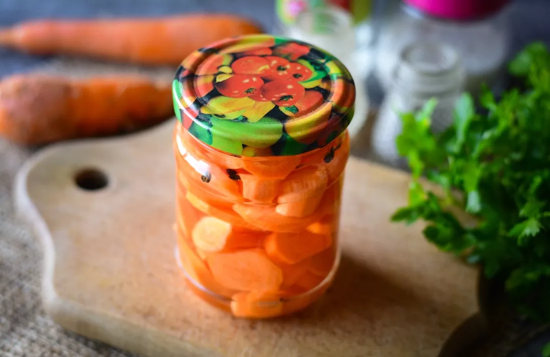 Canned carrots for the winter