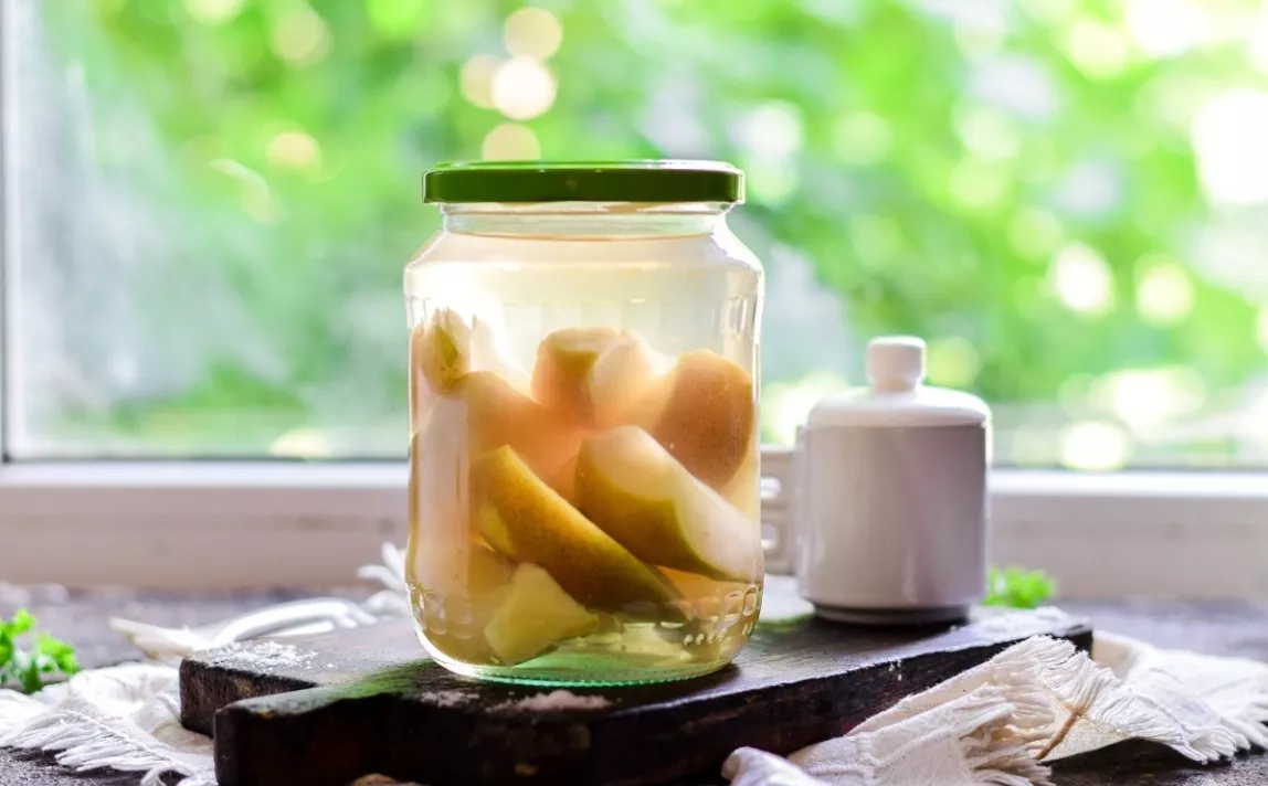 Pear compote without sterilization