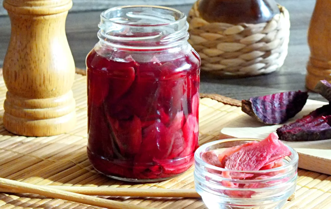 Pickled ginger with beets