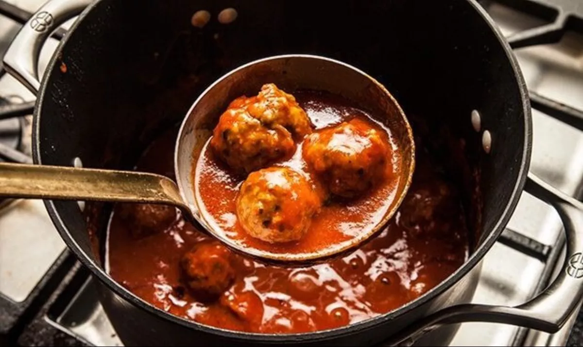 Meatballs stewed in tomato sauce