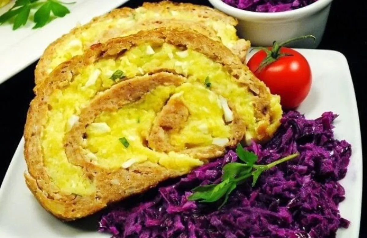 Meat pie with potato filling