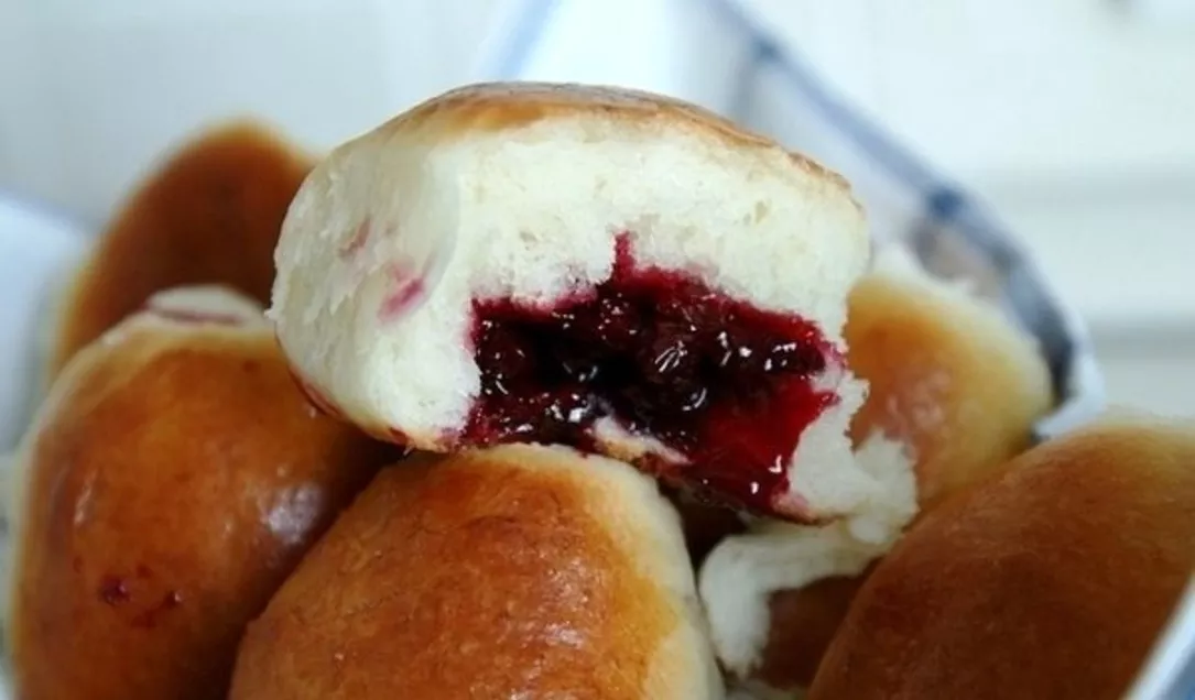 Soft buns with cranberry filling