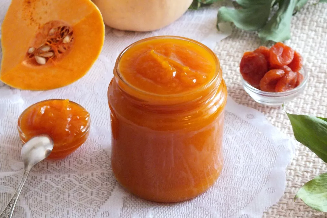 Pumpkin jam with dried apricots