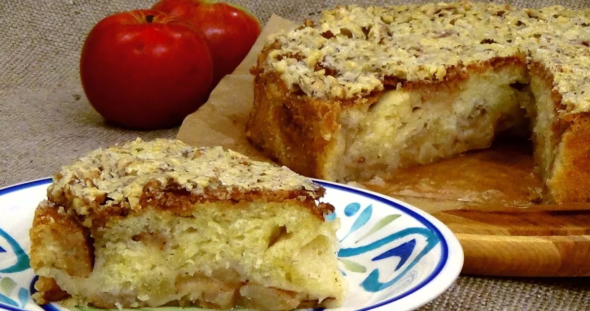 Apple pie with sugar and nut icing