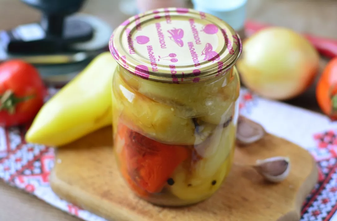 Peppers in their own juice for the winter