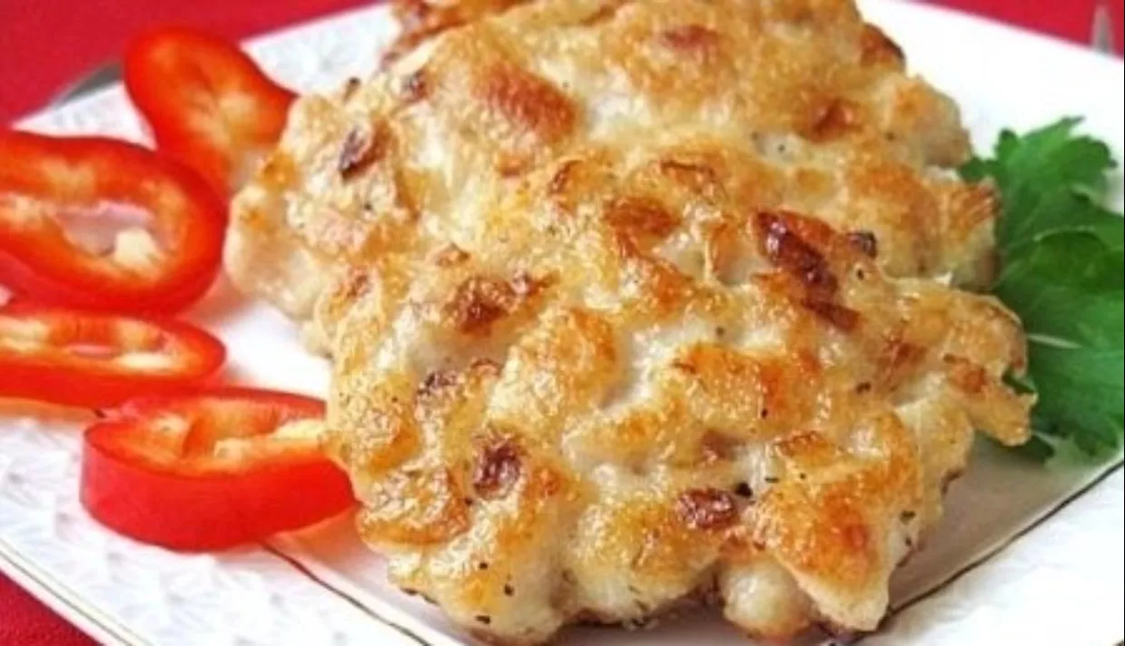 Chopped chicken cutlets with cheese