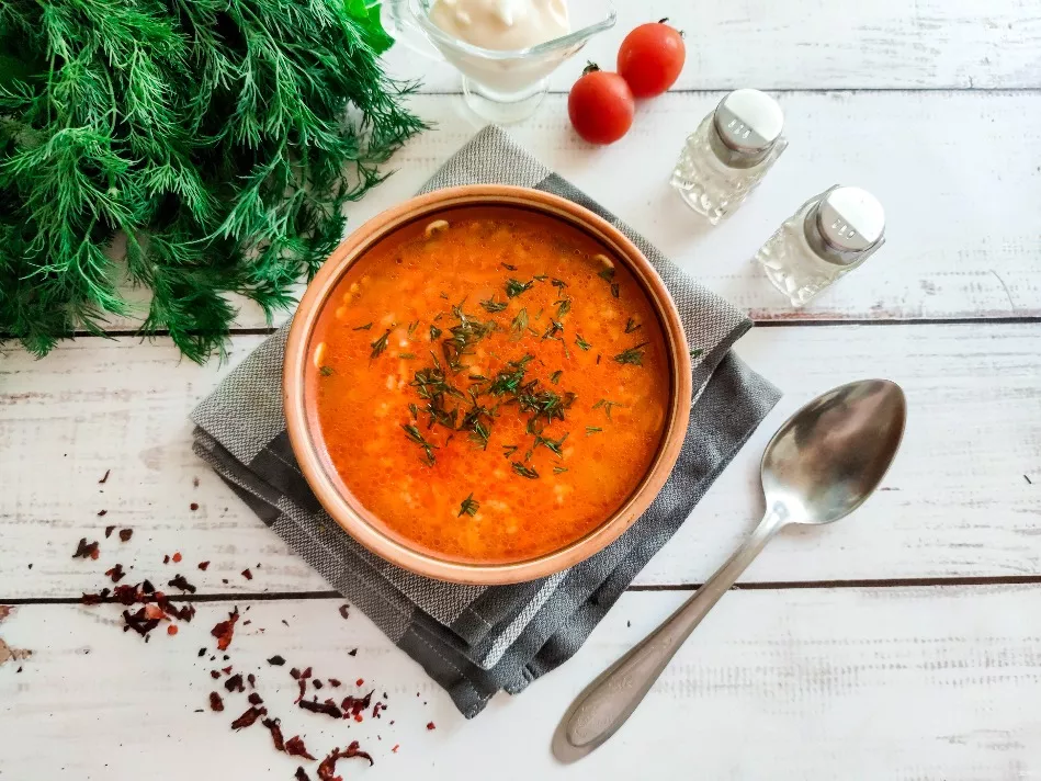 Tomato soup with chicken and rice