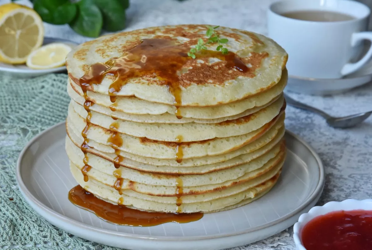 The recipe for fluffy pancakes with kefir