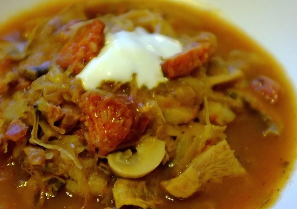 Sauerkraut soup with mushrooms