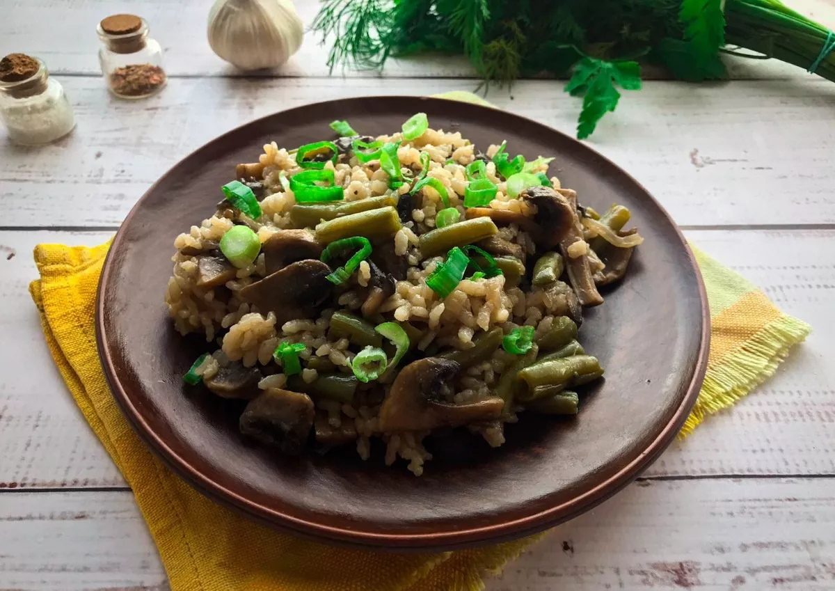 Rice with beans and mushrooms