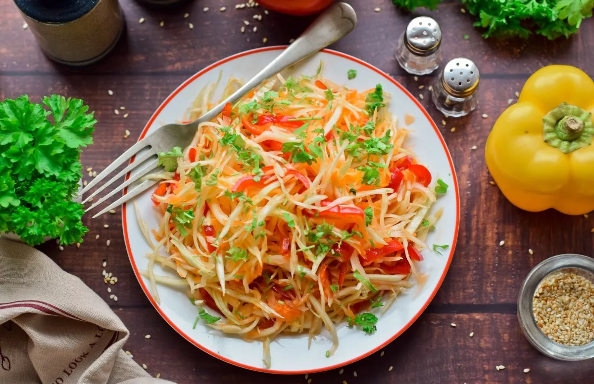 Salad from cabbage, carrots and bell peppers