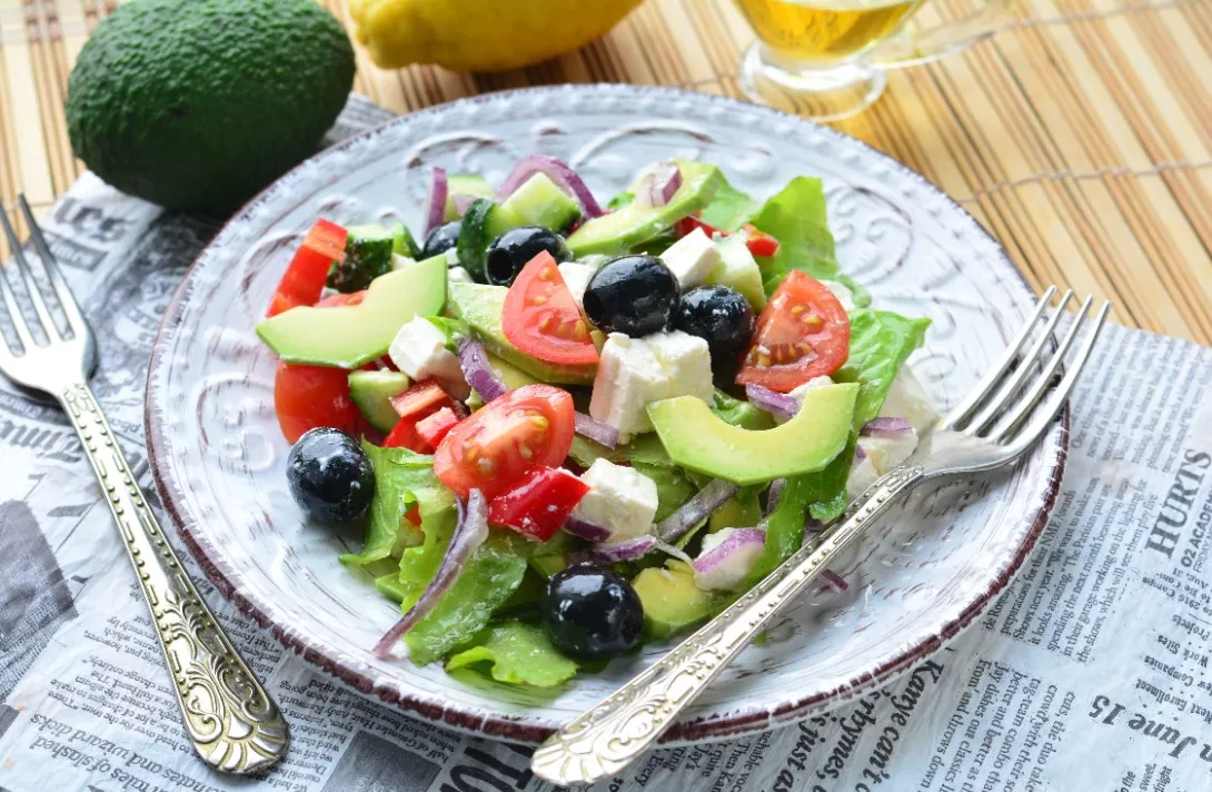 Salad with avocado and olives