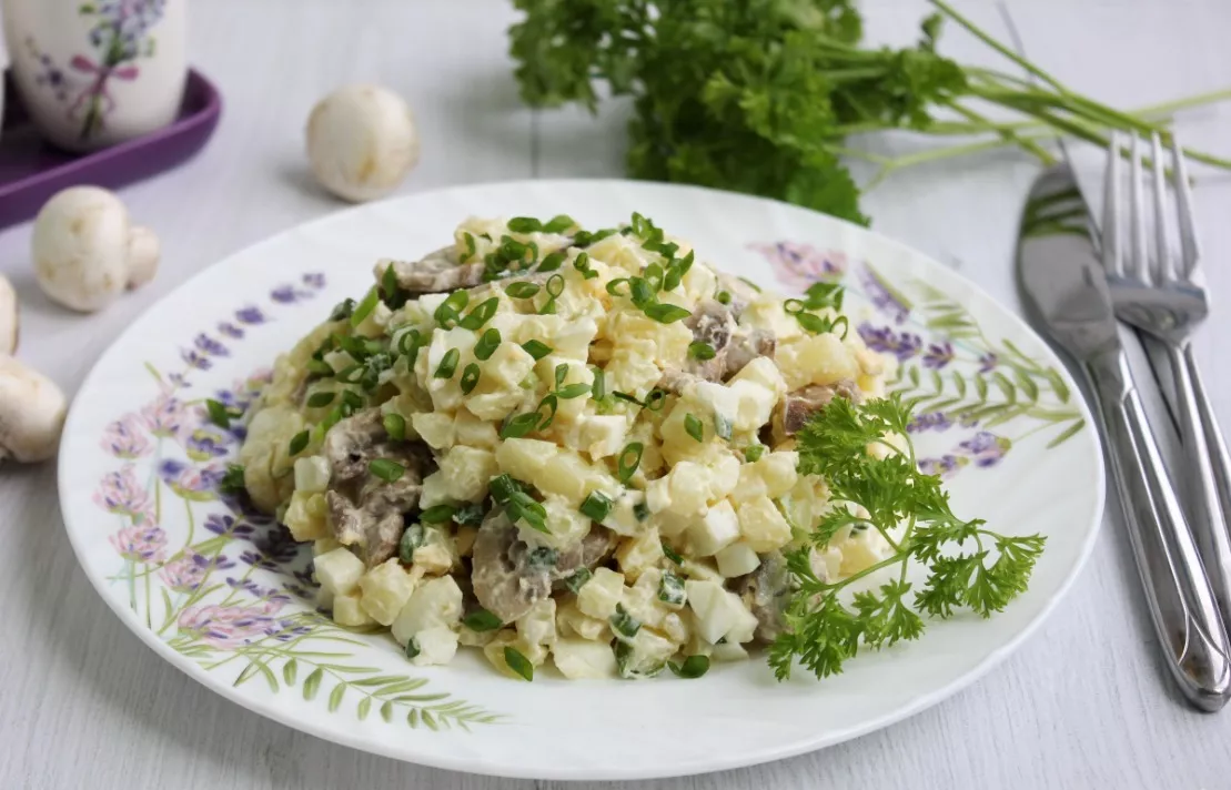 Salad with potatoes and mushrooms