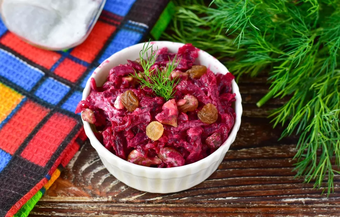 Salad with beetroot