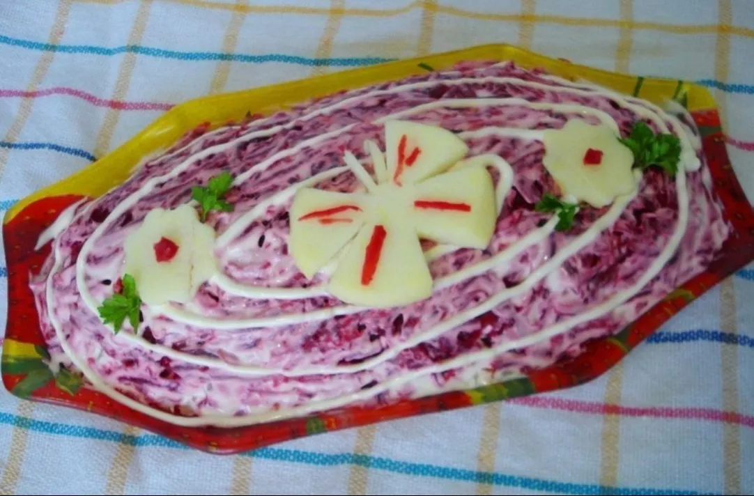 Herring under beetroot fur