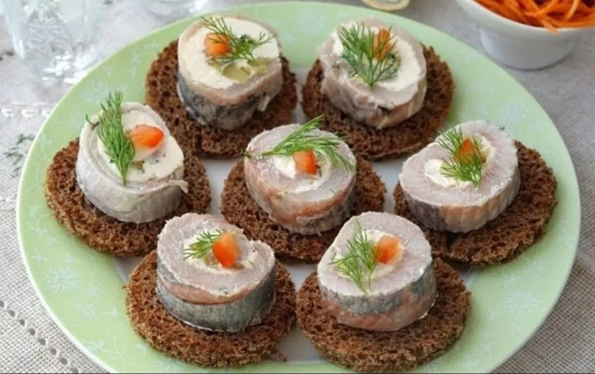 Herring roll