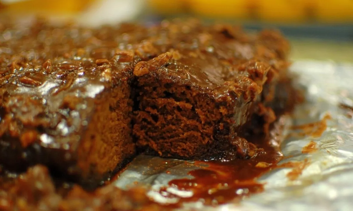 Chocolate cake with Coca-Cola