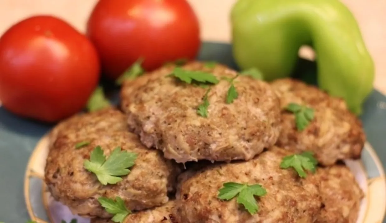 Juicy meatballs in the oven