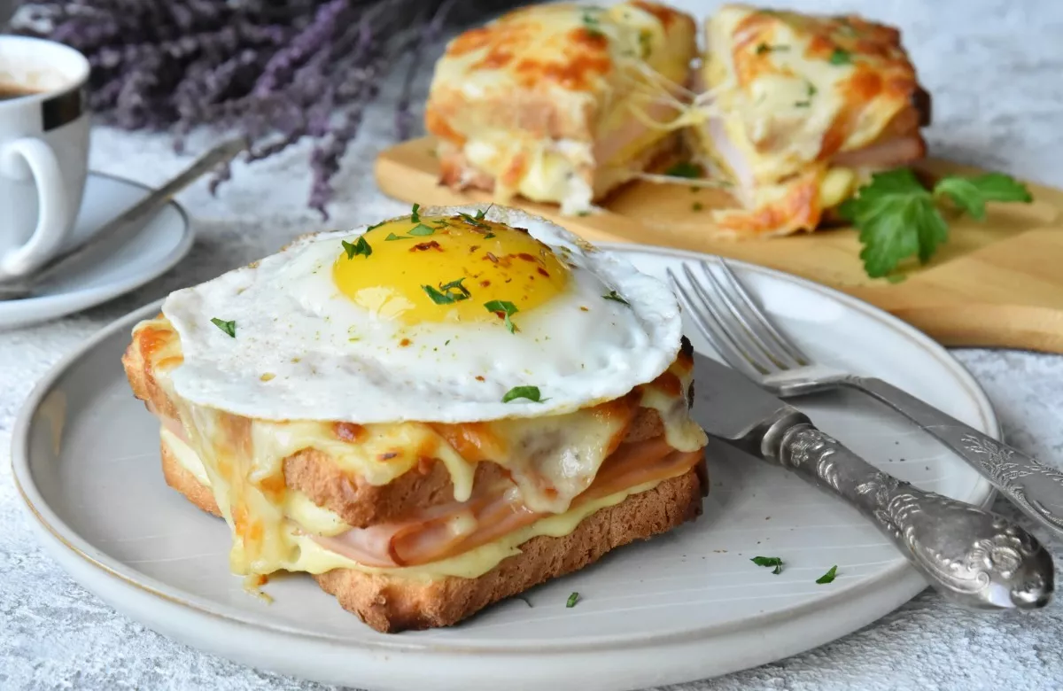 Sandwiches with egg