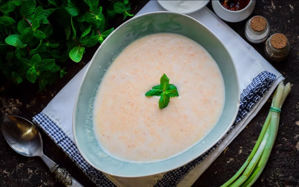 Cheese cream soup with chicken