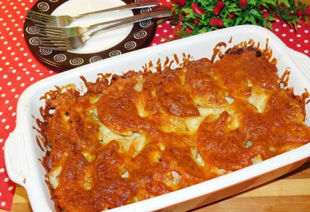 Casserole with meat and cheese