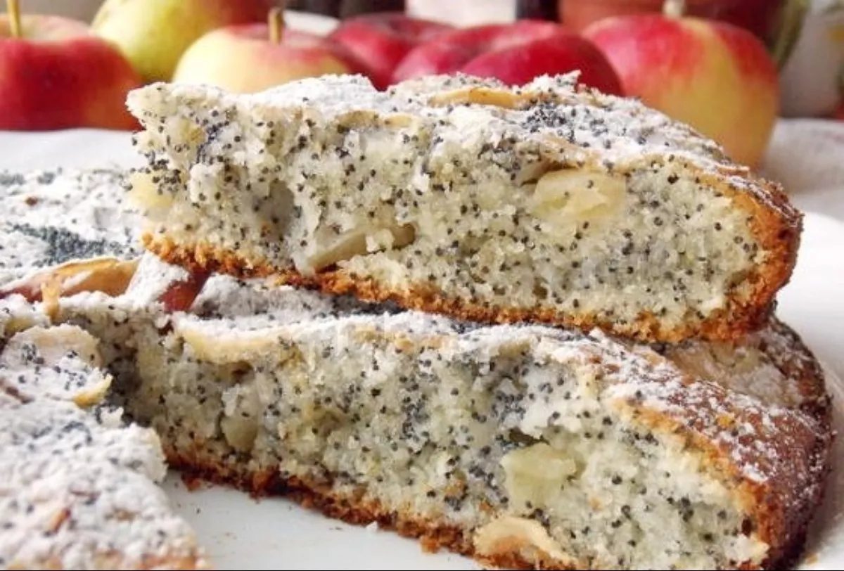 Cottage cheese casserole with poppy seeds and apples