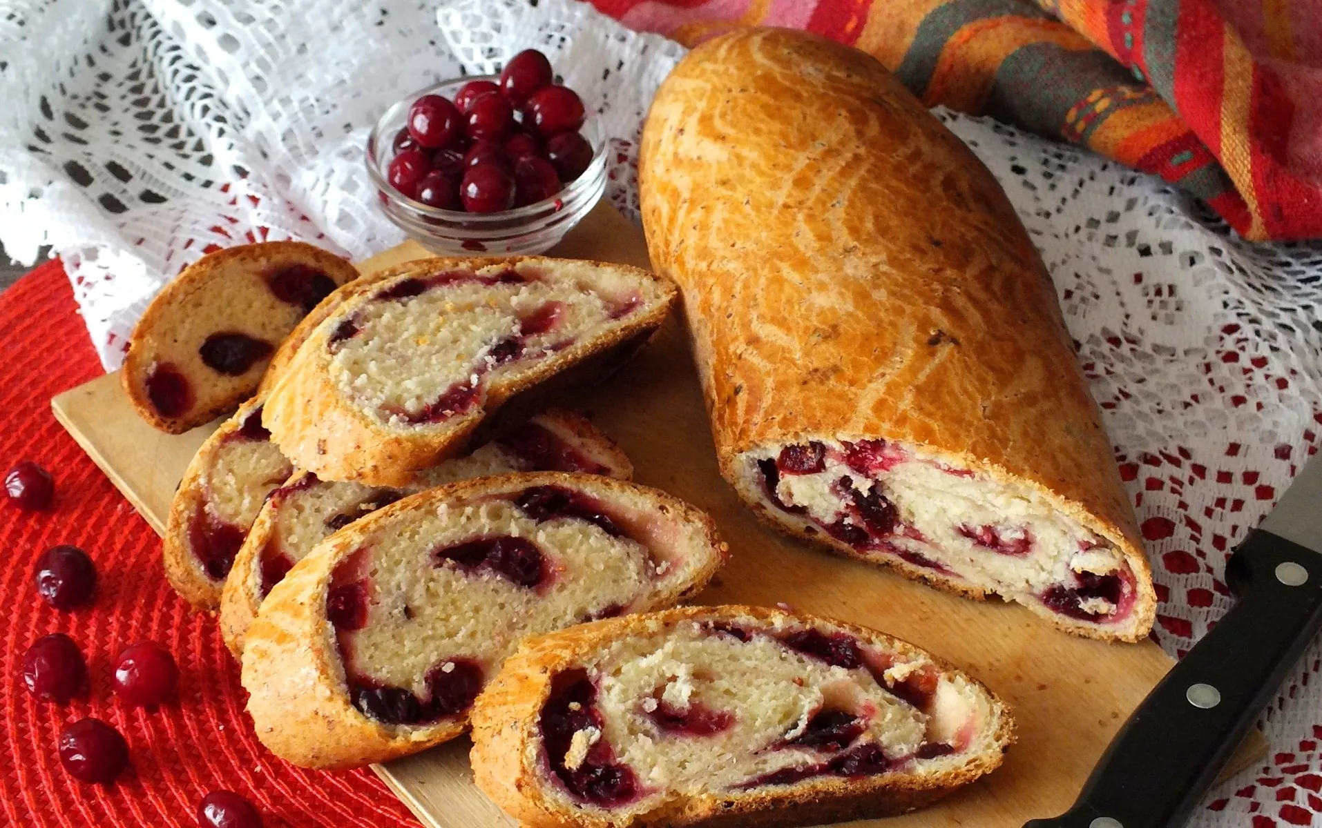 Cottage cheese roll with cranberries