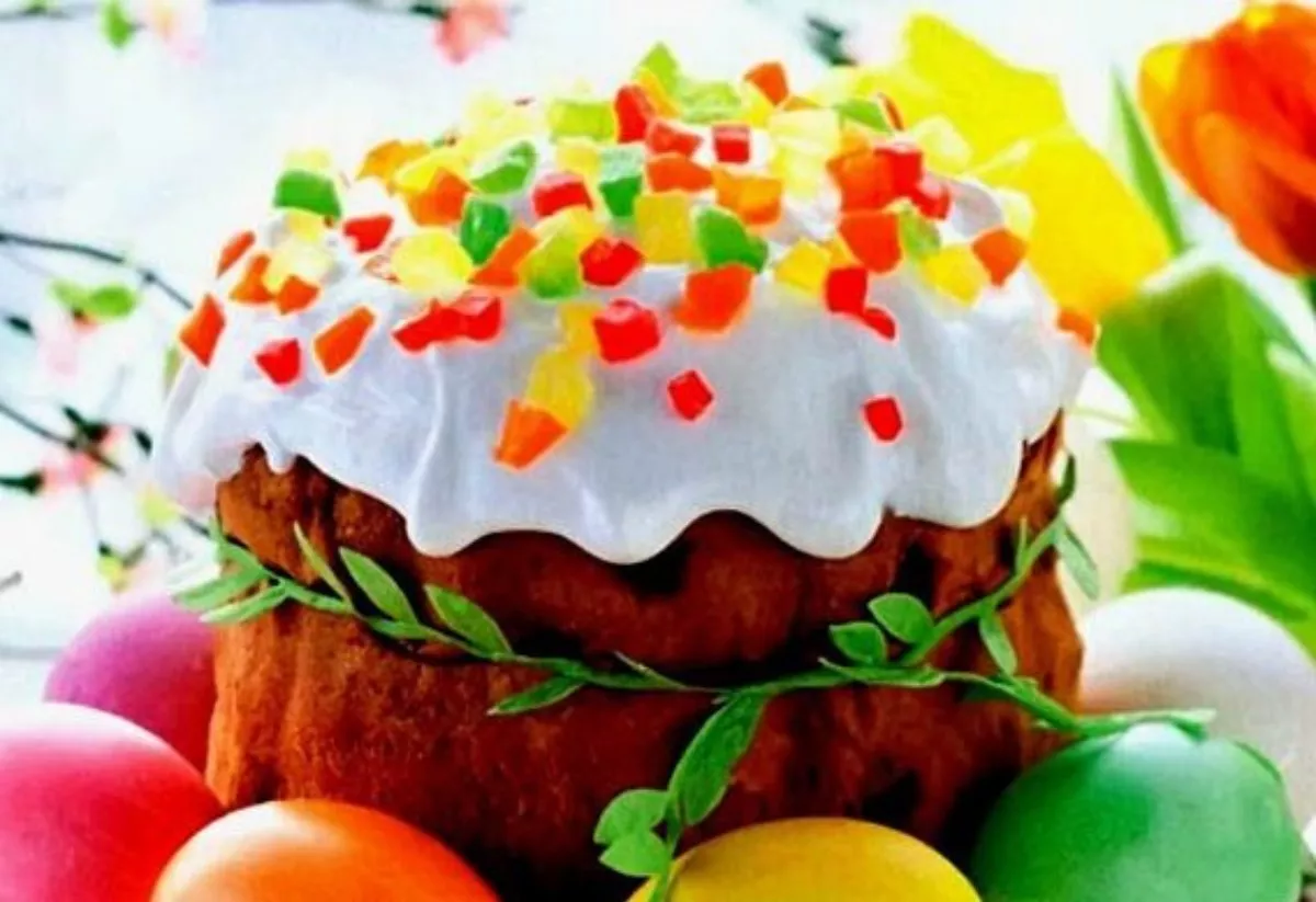 Easter cake with candied fruits