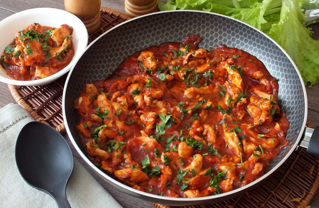 Chicken breast in tomato sauce