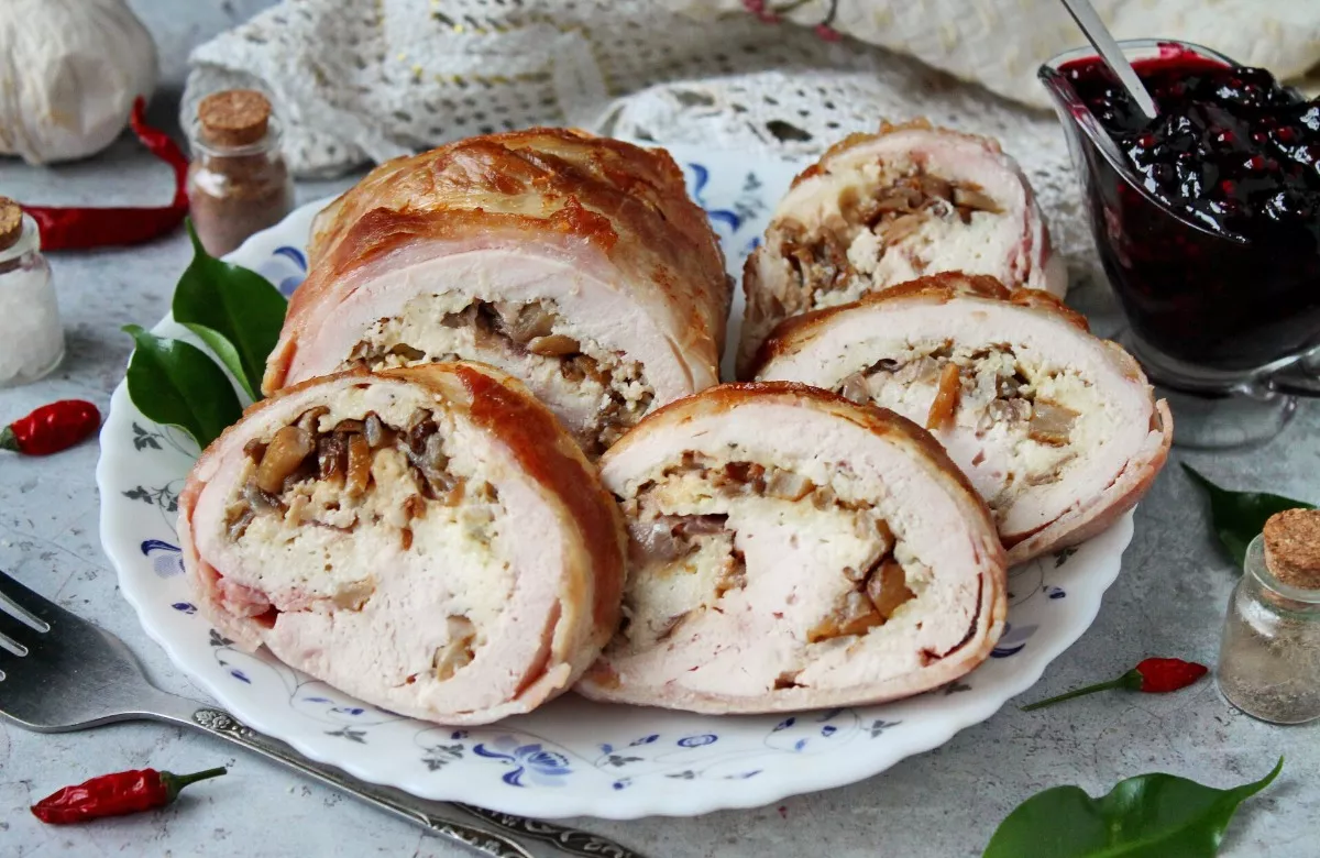 Chicken roll with mushrooms, bacon and cheese