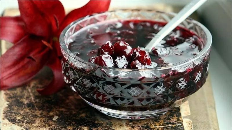 Cherry jam without sugar