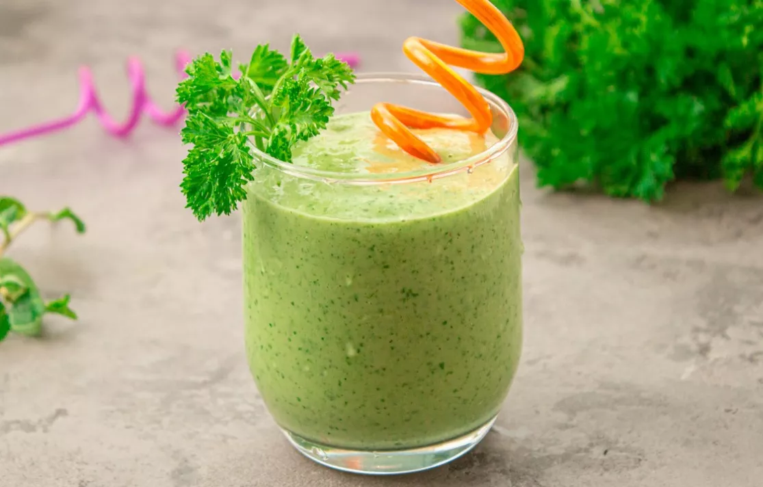 Green smoothie with mint and avocado