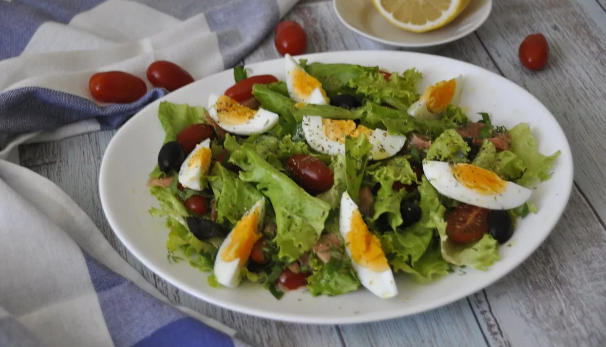 Green salad with red fish