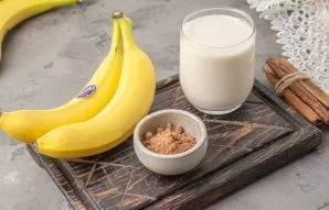 Prepare all the necessary ingredients. If desired, you can add cinnamon or replace it with vanilla or chocolate.