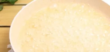 Mix and boil 100-120 grams of sugar with water (syrup should thicken slightly).