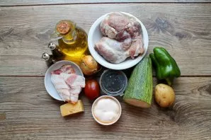 Prepare all the ingredients. Wash and dry vegetables and meat.