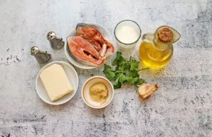 Prepare all the necessary ingredients for salmon in the cream sauce.