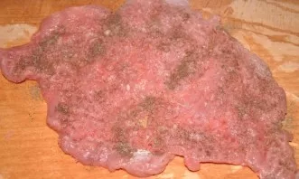 First you need to wash and dry the meat. Cut so that you get a fairly large and even piece (if a piece of meat is not very smooth, you ca...